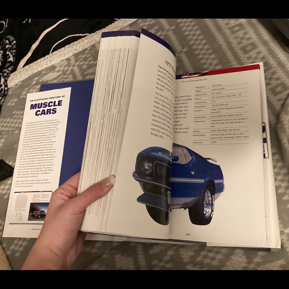 Vintage Car Book - Picture 7 of 8